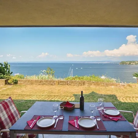 Lovely In With House Sea View דירה *